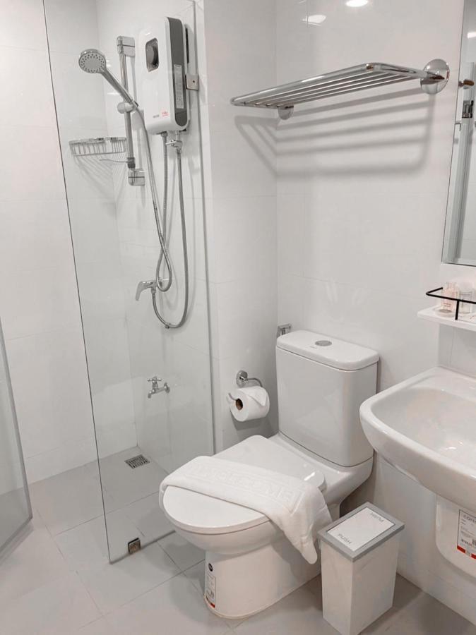 Nakara Hotel, Убон Ратчатани Екстериор снимка
