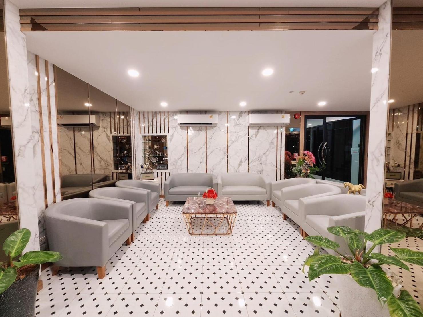 Nakara Hotel, Убон Ратчатани Екстериор снимка
